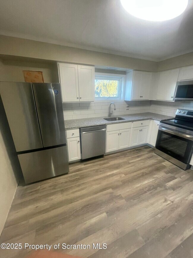 Building Photo - 302 Vine St