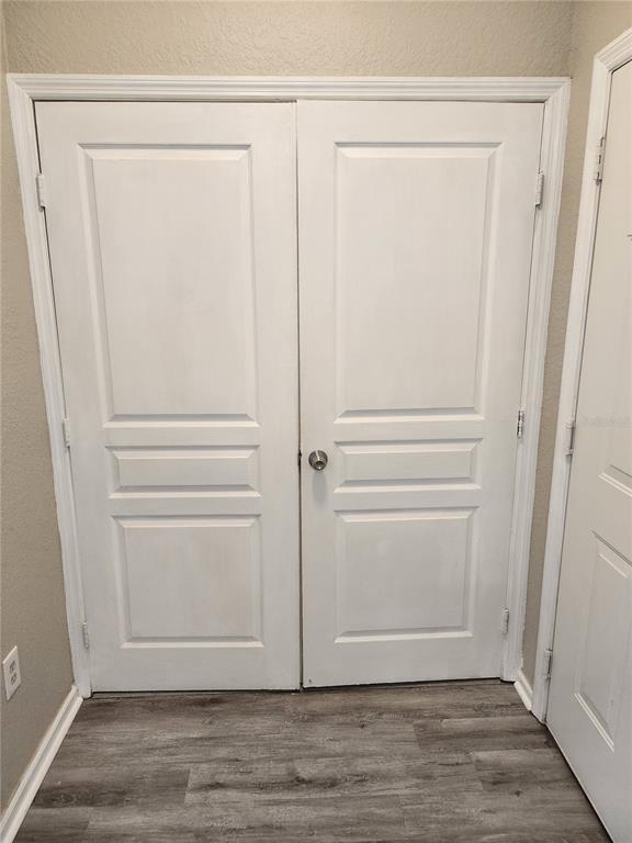 Building Photo - 9401 Crescent Loop Cir