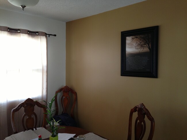 Dining room - 2206 Springvale Ct