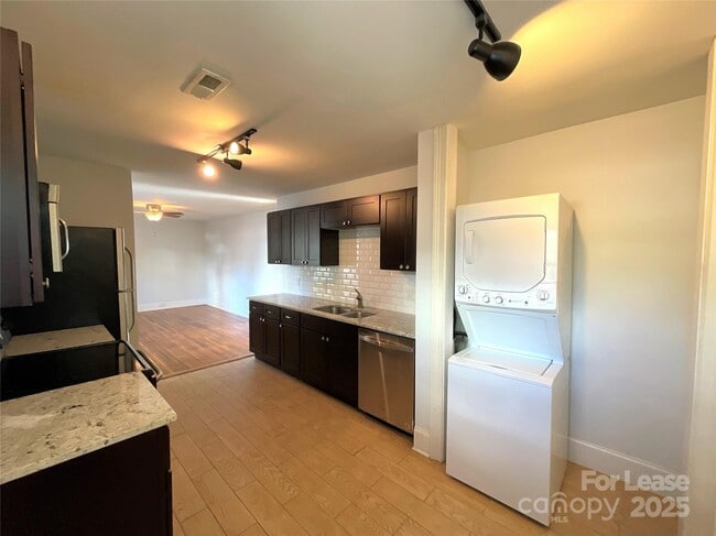 Building Photo - 1728 Matheson Ave