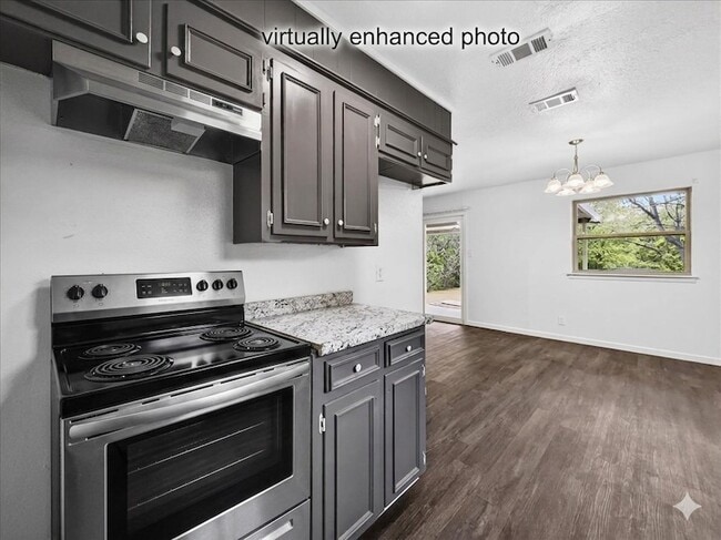 Building Photo - 2521 Putnam St