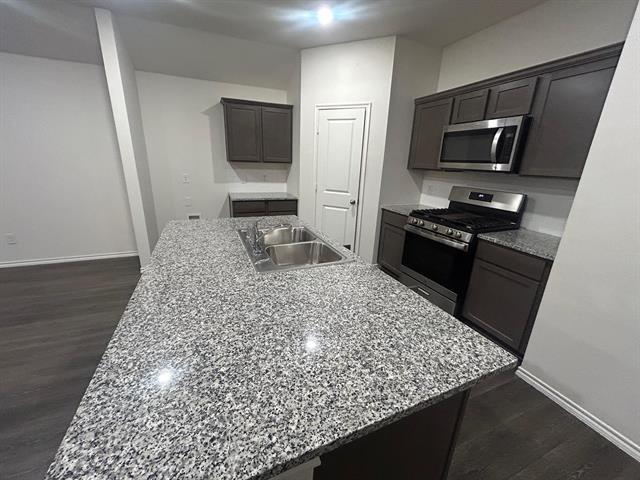 Building Photo - 1117 Rountree Ct