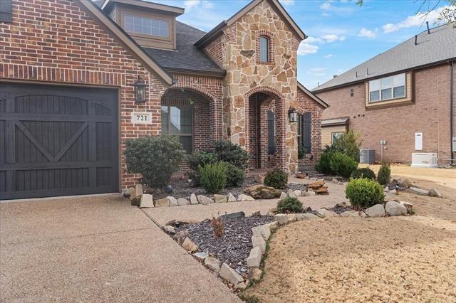 Building Photo - 721 Berkshire Dr