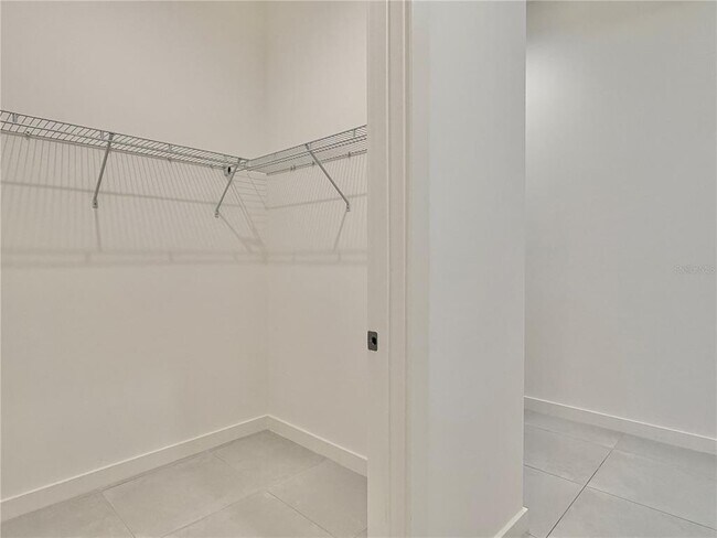 Building Photo - 920 N Osceola Ave