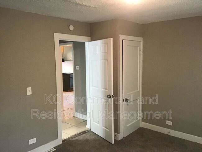 Building Photo - 107 Clinton Pl