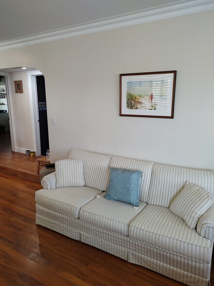 Sofa - 3601 Alabama Ave NE