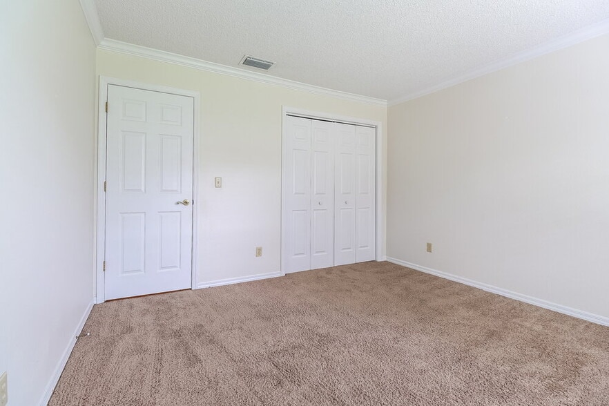 Building Photo - 9132 Hawkins Ct