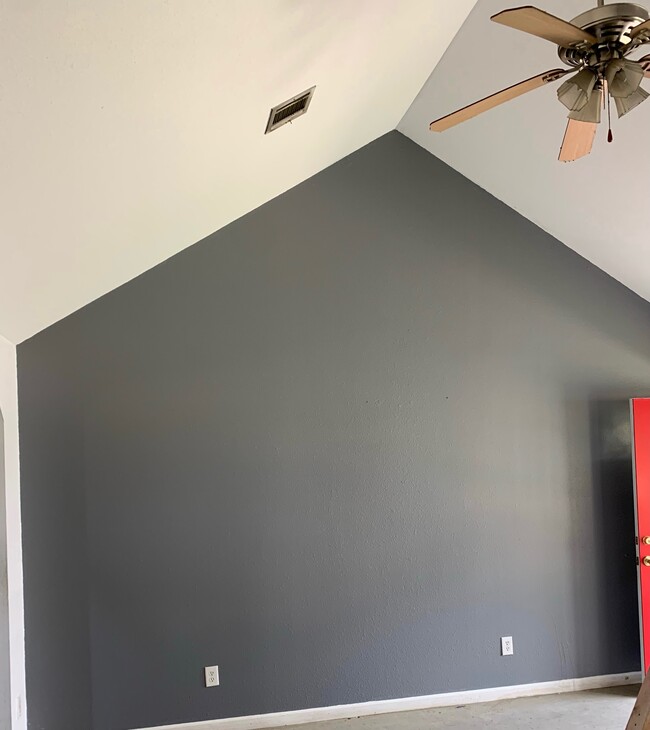 Building Photo - Chateau Joli Apartments