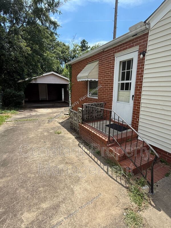 Building Photo - 3069 Somerset Dr
