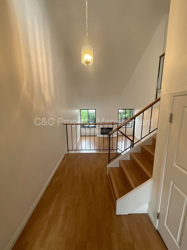 Building Photo - 6628 Wildwood Ct