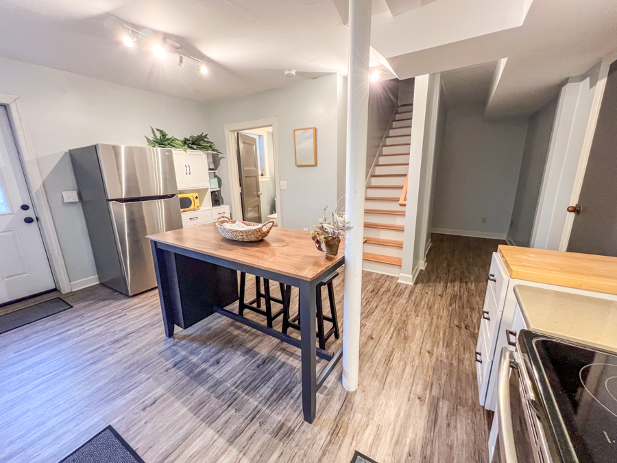 Furnished kitchenette with kitchen basics - 2031 Eversong Ln