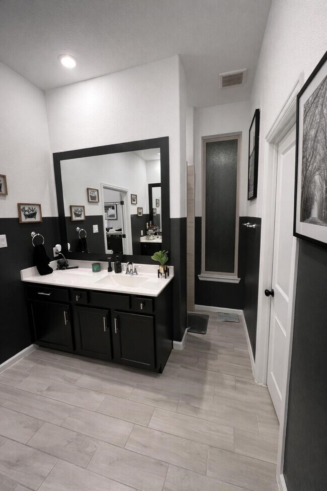 Building Photo - 4334 Redford Valley Rd