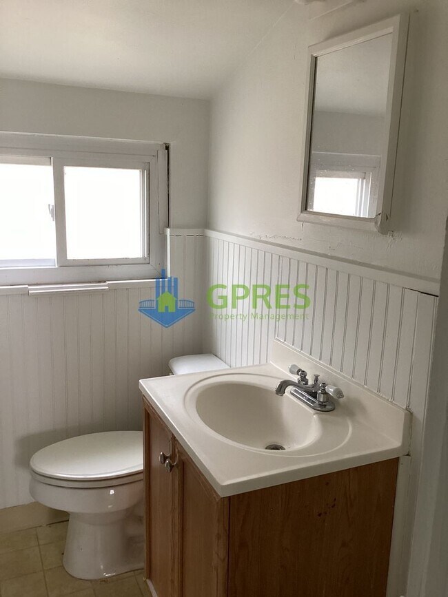 Building Photo - 9210-9212 Florida Ave.