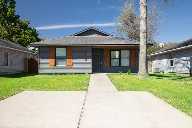 Building Photo - 11915 Greenmesa Dr