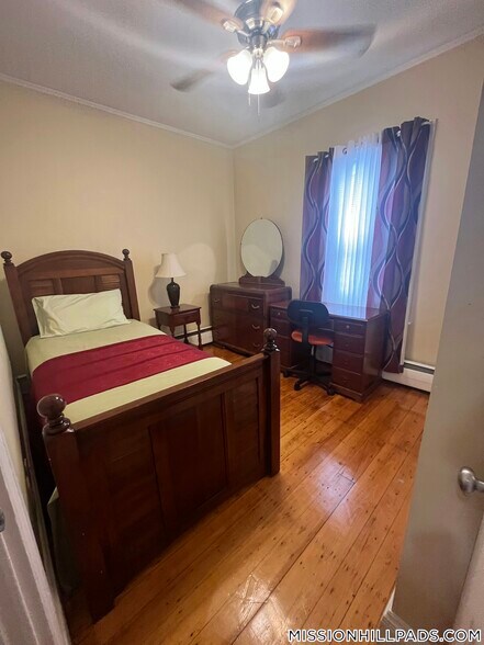 Building Photo - 123-125 Hillside St.