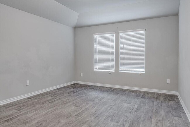 Building Photo - 4405 Montage Blvd