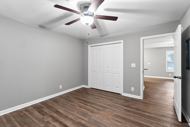 Building Photo - 800 Martin St