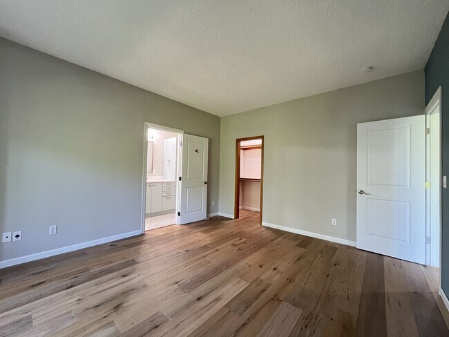 Building Photo - Beautifully Updated 3-Bedroom Bethany Home with Chef's Kitchen, Huge Bonus Room and Private Backyard