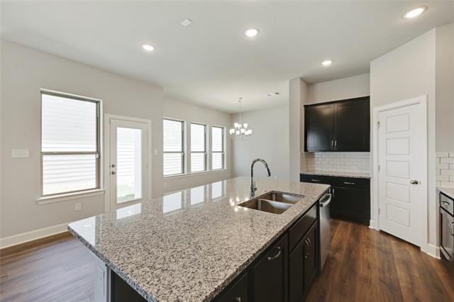 Building Photo - 14421 Walsh Ave