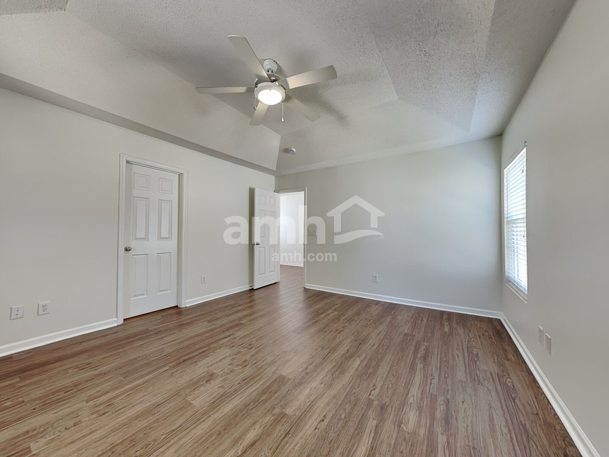 Building Photo - 124 Trayesan Dr