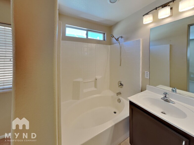 Building Photo - 6773 Winding Wood St