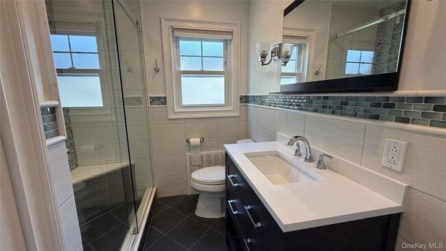 Building Photo - 2 Wyman St