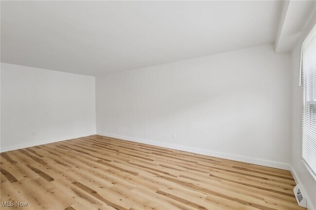 Building Photo - 3279 Warrensville Center Rd