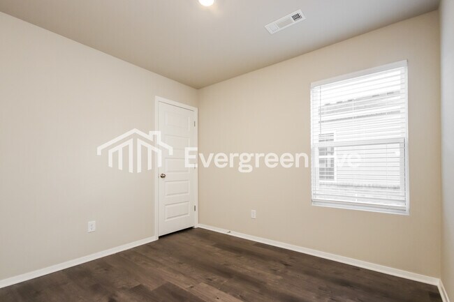 Building Photo - 6613 NW Kathleen St