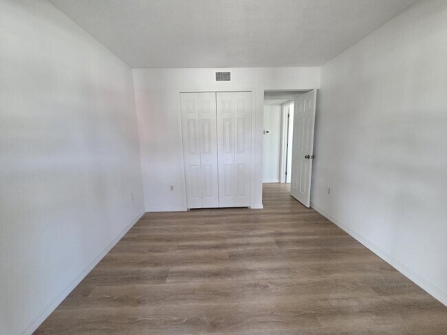 Building Photo - 4812 Jasper Dr