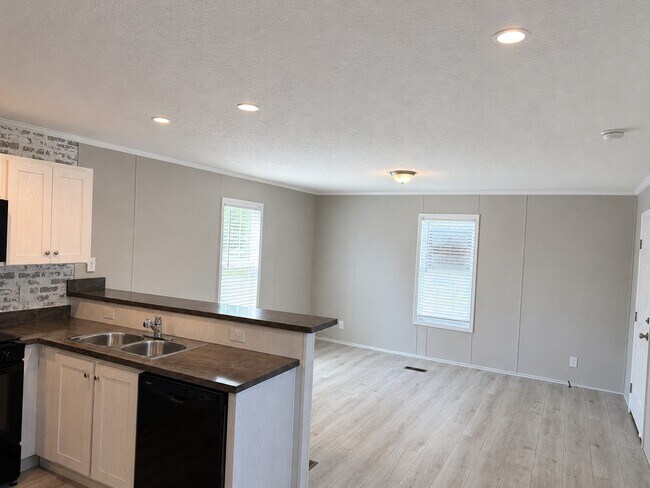 Building Photo - 826 Sally Mae Terrace