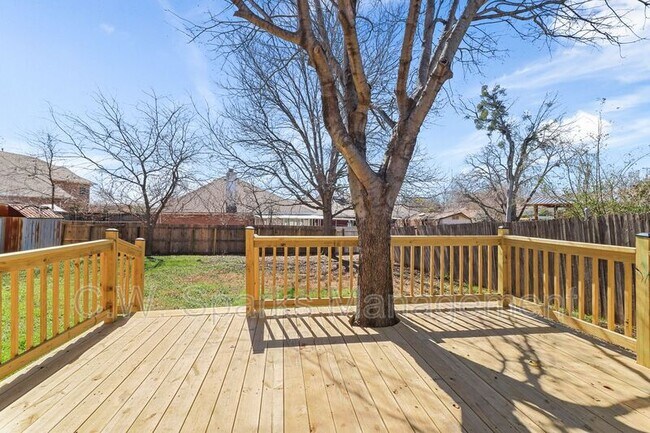 Building Photo - 1020 Mountview Dr