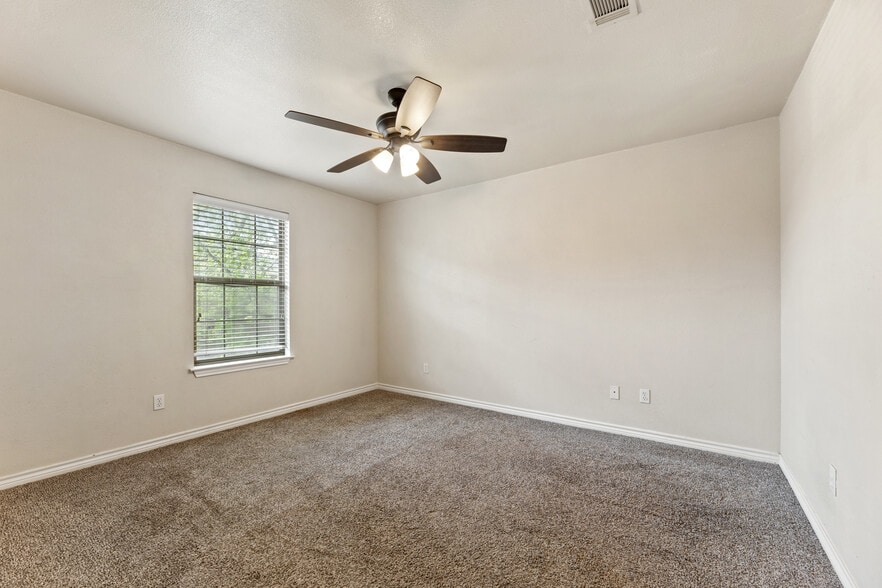 Building Photo - 100 Sendero Dr