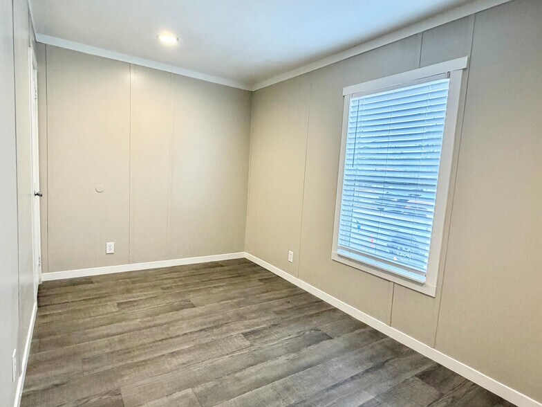 Building Photo - 109 Janice St