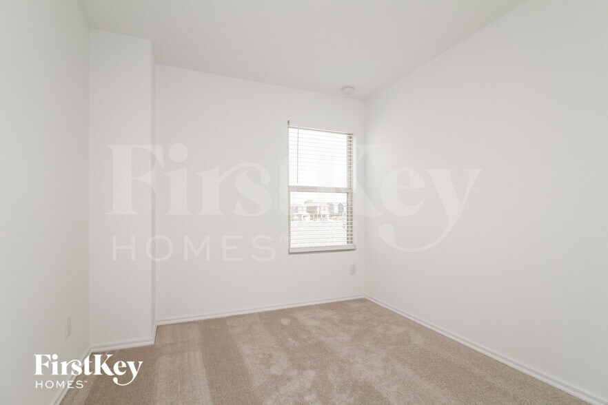 Building Photo - 1935 Wolford Wy