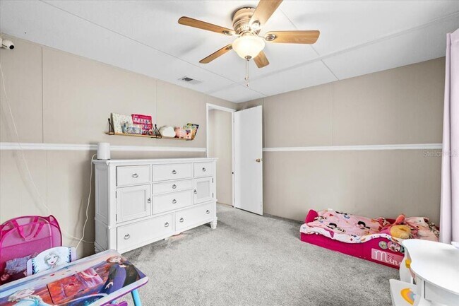 Building Photo - 13920 Hillcrest Dr