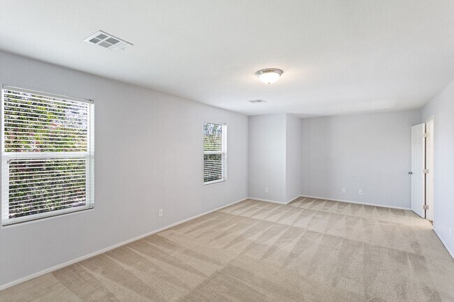 Building Photo - 3 Bath Southwest Cul de Sac Home