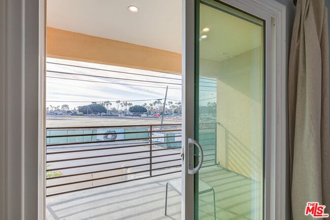 Building Photo - 355 Panama Ave