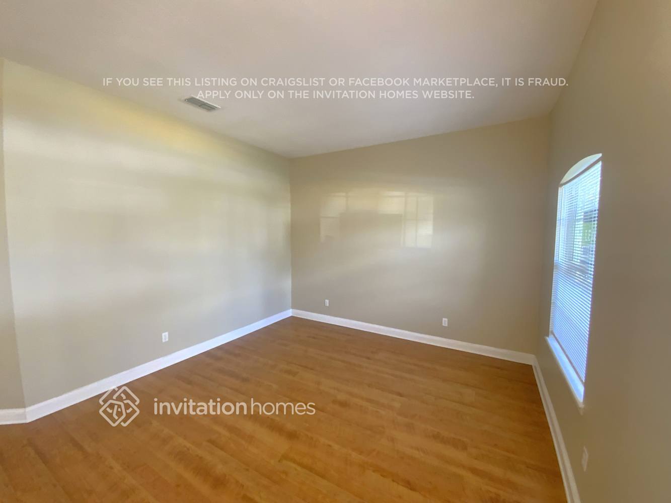 Building Photo - 1970 Cloister Ct