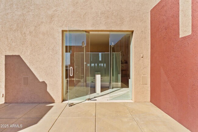 Building Photo - 9191 E Happy Hollow Dr