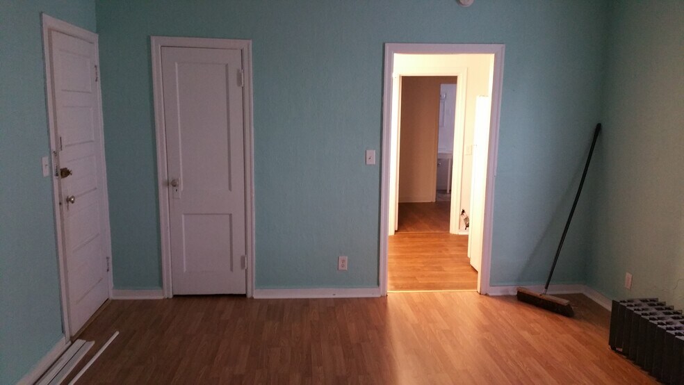 Building Photo - 224 S Park St