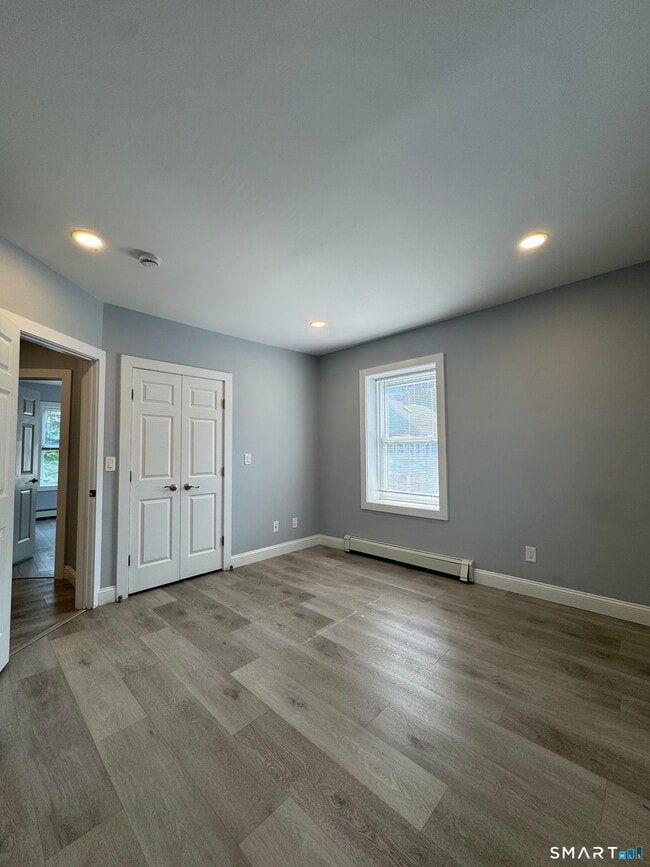 Building Photo - 40 Clarks Hill Ave