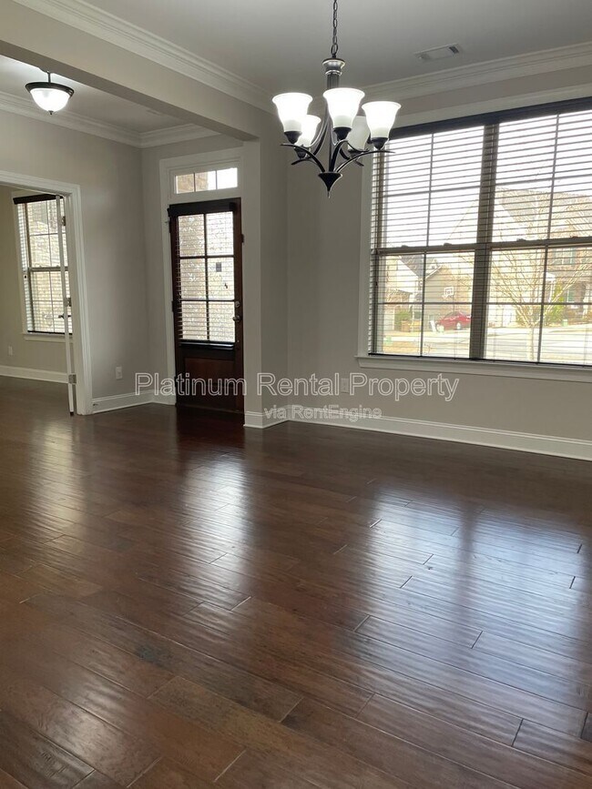 Building Photo - 600 Belton Ct