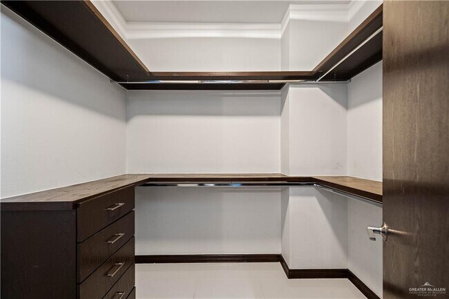 Building Photo - 32 May Dr