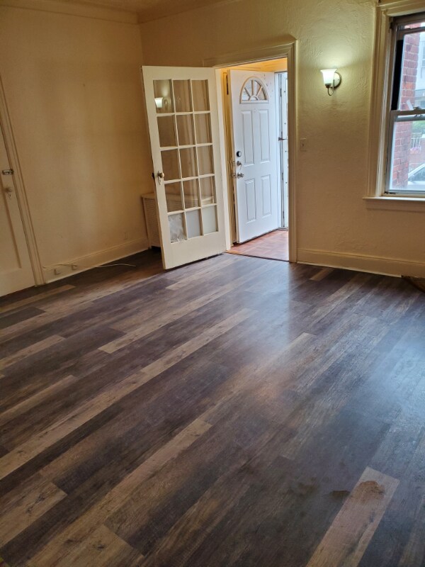 Primary Photo - 131-36-131225 225th St