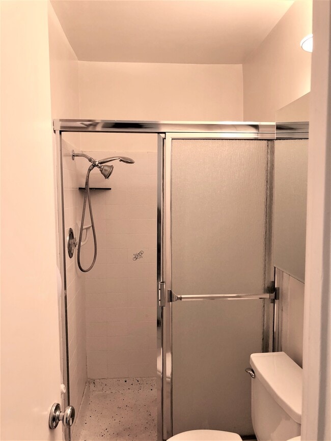 Building Photo - 813 15th St