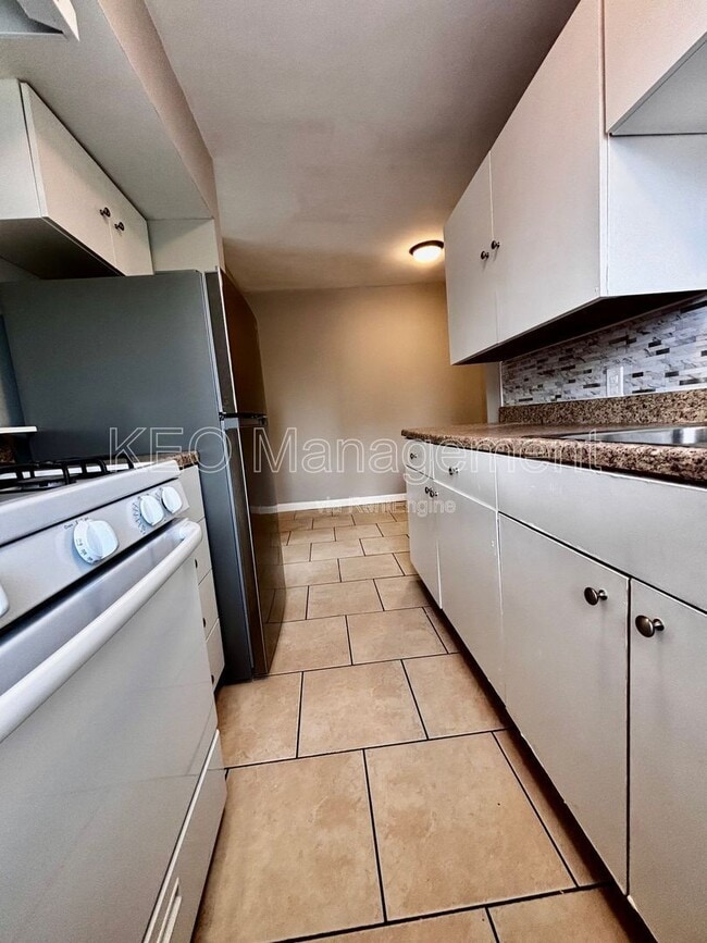 Building Photo - 231 E Xenia Dr