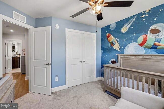 Building Photo - 10878 Foxtrot Cir