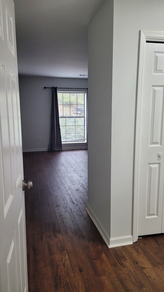 Building Photo - 2 bedroom 2 bath Condo in Lenox Heights, o...