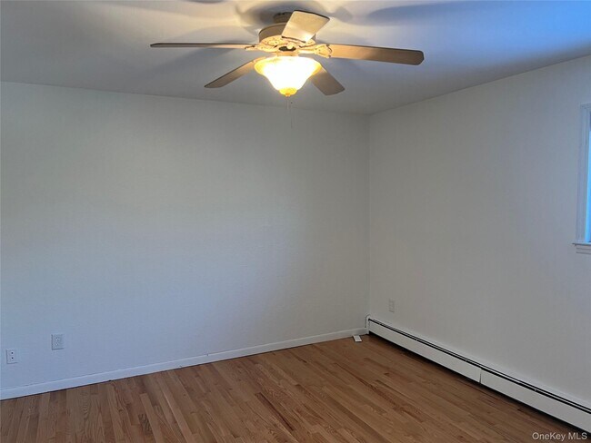 Building Photo - 76 Manor Dr