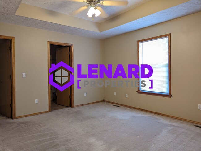 Building Photo - Spacious 3 Bedroom Home!